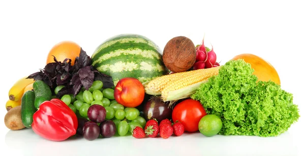 Diferentes frutas y verduras aisladas en blanco — Foto de Stock