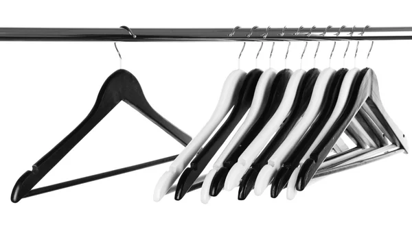 Zwart-wit kleerhangers geïsoleerd op wit — Stockfoto