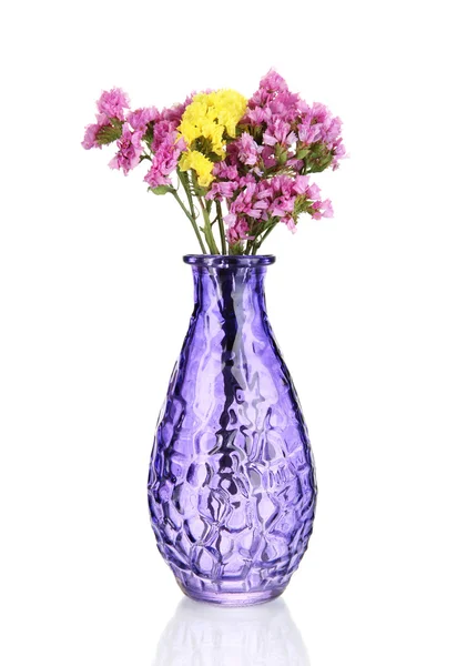 Gyönyörű nyári virágok vázában elszigetelt fehér — Stock Fotó