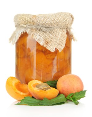 Cam Kavanoz ve üzerinde beyaz izole taze kayısı, kayısı