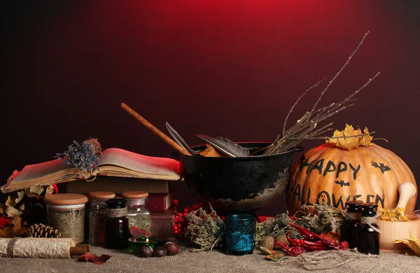 Laboratório de Halloween assustador em luz vermelha — Fotografia de Stock