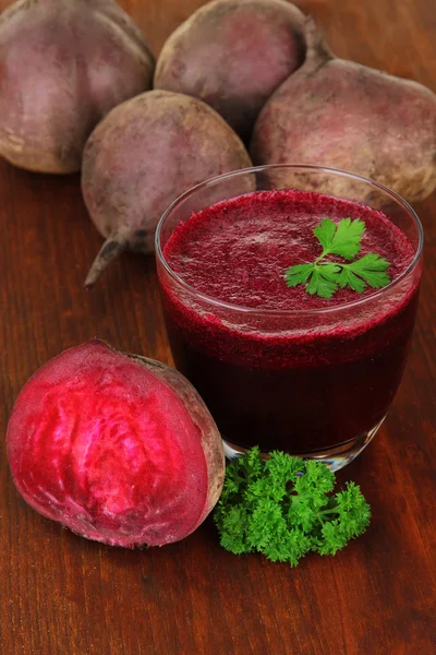 Fresh juice of beets on table close-up — Stock Photo, Image