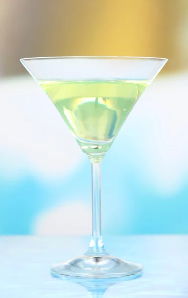 Cocktail on bright background — Stock Photo, Image