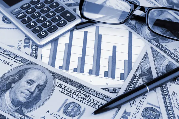 Business bakgrund. finansiella data koncept med diagram och pengar — Stockfoto