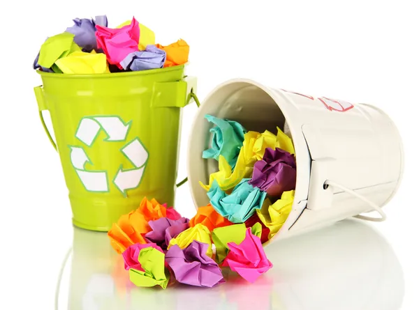 Papeleras de reciclaje aisladas en blanco —  Fotos de Stock