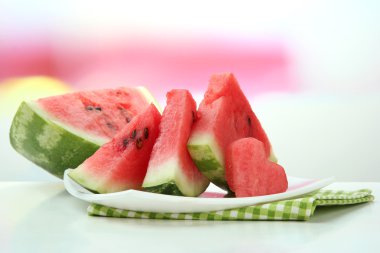 plaka üzerinde taze karpuz