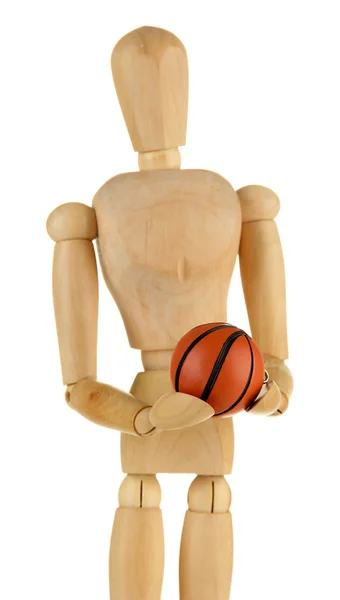 Manequim de madeira com bola de basquete isolado em branco — Fotografia de Stock