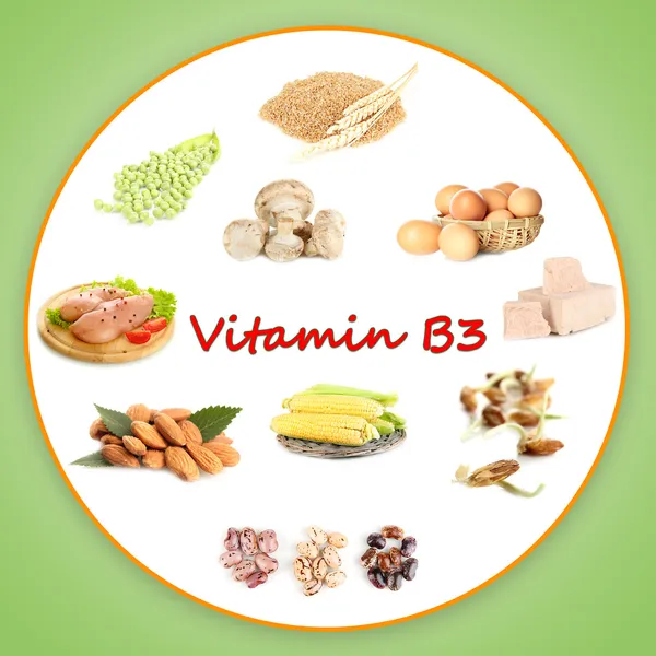 Colagem de alimentos contendo vitamina B3 — Fotografia de Stock