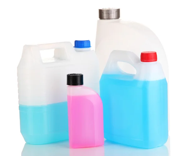 Diferentes líquidos para coche en recipientes aislados en blanco —  Fotos de Stock