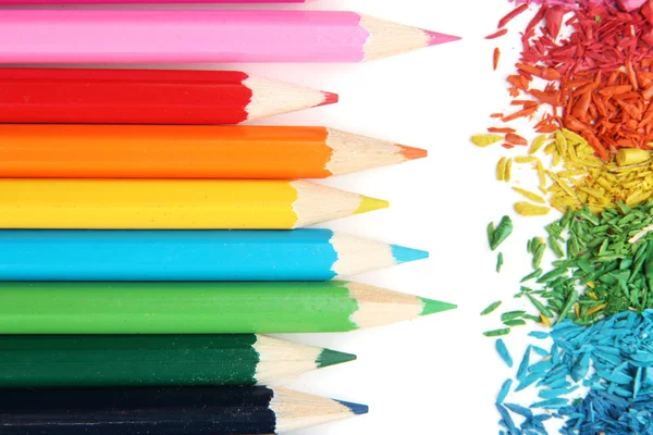 Färg pennor med slipning spån, närbild — Stockfoto