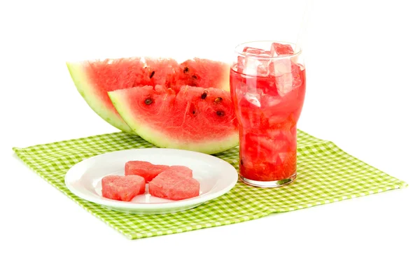 Melancia fresca e vidro de suco de melancia isolado em branco — Fotografia de Stock