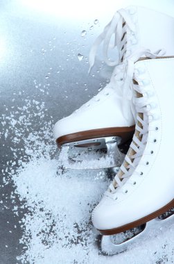 içinde kar yakın çekim şekil skates