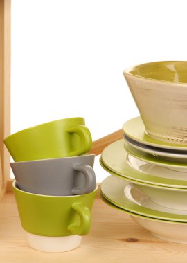 bir sürü beyaz zemin üzerine ahşap dolap üzerinde güzel yemekler