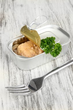 teneke kutu, ahşap arka plan açık