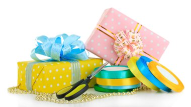 hediye tatil hediye üzerinde beyaz izole kaydırma bantları