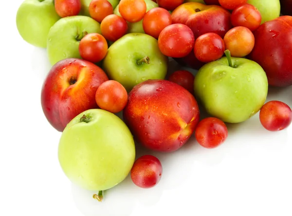 Assortimento di frutti succosi, isolati su bianco — Foto Stock