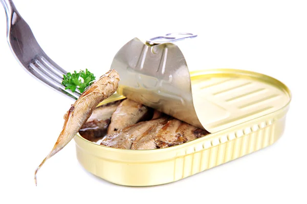 Latón abierto con sardinas, aislado sobre blanco — Foto de Stock