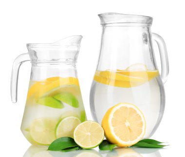 kireç, limon ve beyaz izole sürahi buz soğuk su