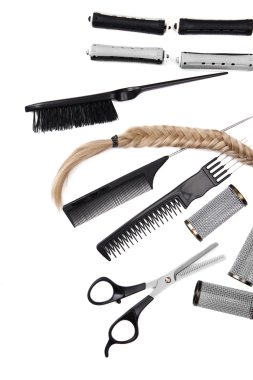 profesyonel kuaför araçları üzerinde beyaz izole