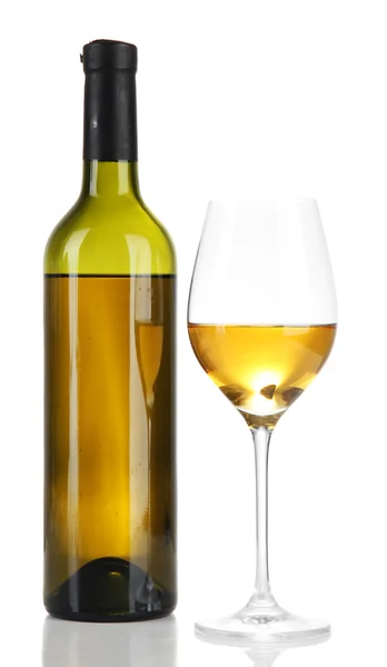 Botella de vino y copa de vino con vino blanco, aislado en blanco —  Fotos de Stock