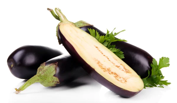Verse aubergines geïsoleerd op wit — Stockfoto