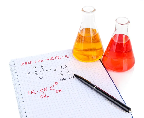 Test buizen met kleurrijke vloeistoffen en formules geïsoleerd op wit — Stockfoto