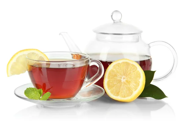 Tasse Tee mit Zitrone isoliert auf weiß — Stockfoto