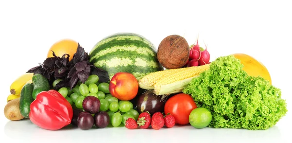 Différents fruits et légumes isolés sur blanc — Photo