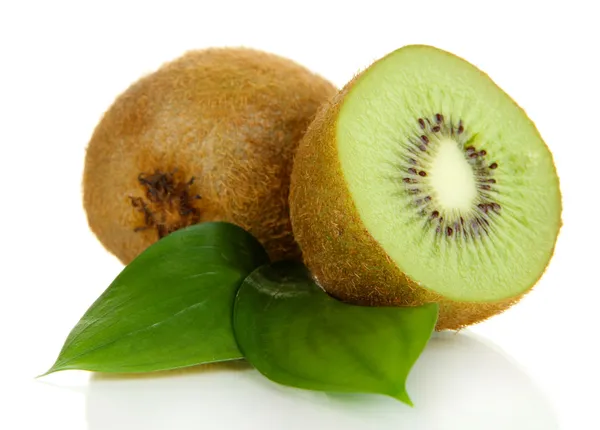 Ripe kiwi ізольовані на білому — стокове фото