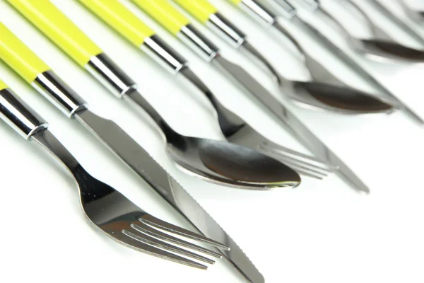 Couteaux, cuillères et fourchettes, isolés sur blanc — Photo