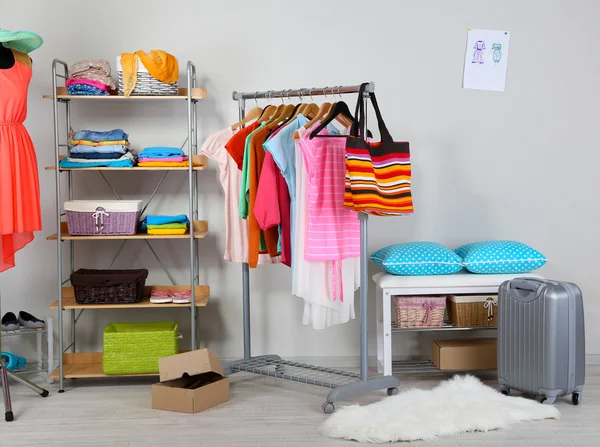 Garderobe für Frauen — Stockfoto