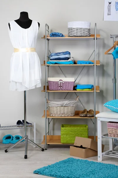 Garderobe für Frauen in Blautönen — Stockfoto