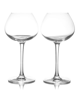 Beyaz şarap kadehleri izole edilmiş.