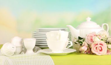 çok güzel yemekler doğal zemin üzerine ahşap tablo