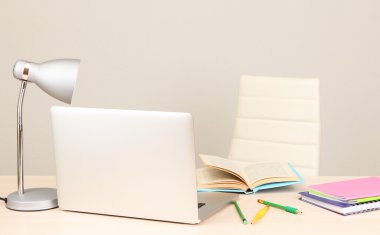 işyeri bilgisayar ile ev, yakın çekim