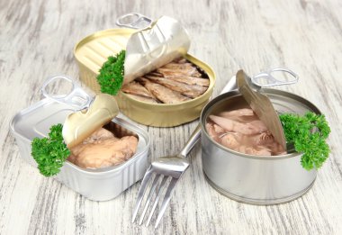 teneke kutu, ahşap arka plan açık