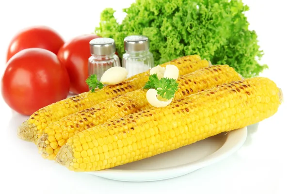 Köstliche goldene gegrillte Mais mit Butter isoliert auf weiß — Stockfoto