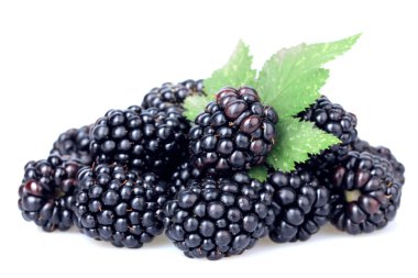 tatlı Blackberry'li üzerinde beyaz izole et.