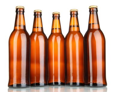 bira şişeleri üzerinde beyaz izole