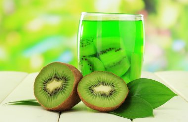 lezzetli kivi jöle cam doğal zemin üzerine ahşap tablo