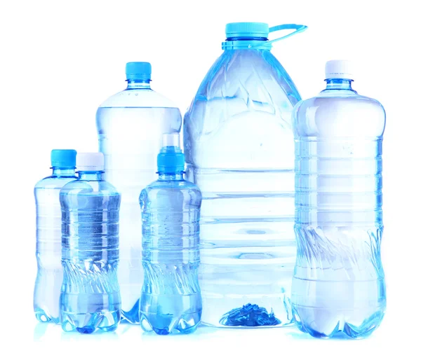 Botellas de agua, aisladas sobre blanco — Foto de Stock