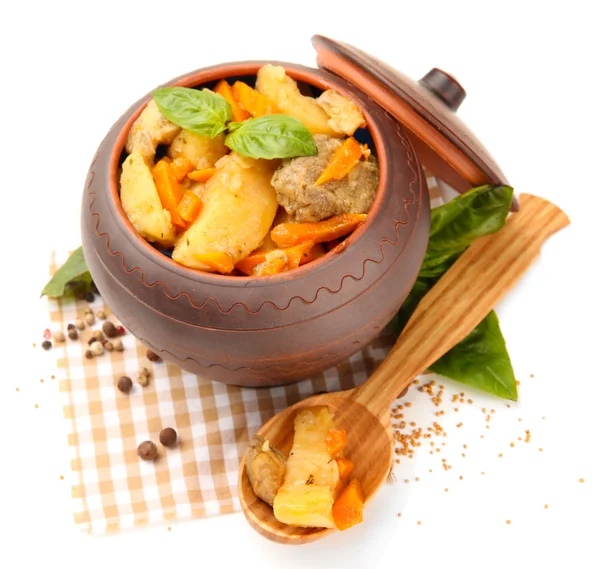 Homemade beef stir fry with vegetables in pot, isolated on white — Stock Photo, Image