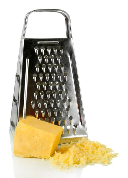 Râpe et fromage en métal, isolés sur blanc — Photo
