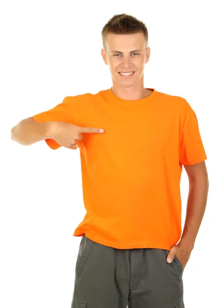 T-Shirt auf jungen Mann isoliert auf weiß — Stockfoto