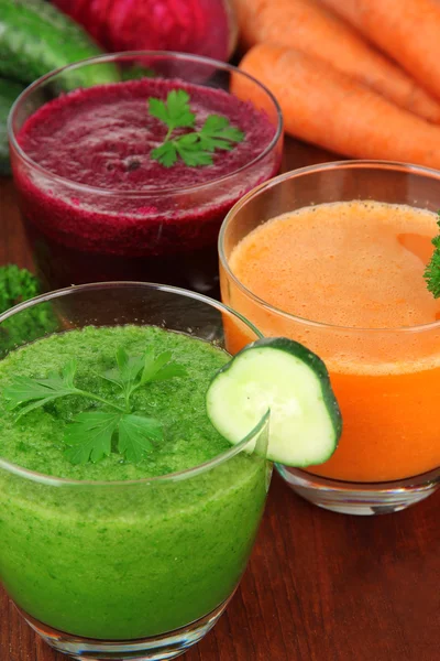 Fresh vegetable juices on table close-up — Stock Photo, Image