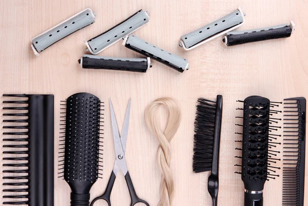 Professional hairdresser tools on table close-up — Stock Photo, Image