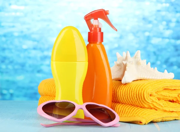 Beach items on beach background — Stock Photo, Image