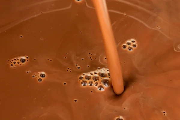 Verter el primer plano de chocolate —  Fotos de Stock