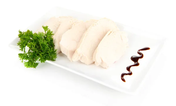 Kokt kycklingkött med balsamvinäger sås, isolerad på vit — Stockfoto