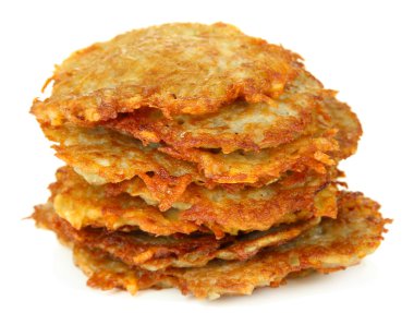 patates gözlemesi, üzerinde beyaz izole